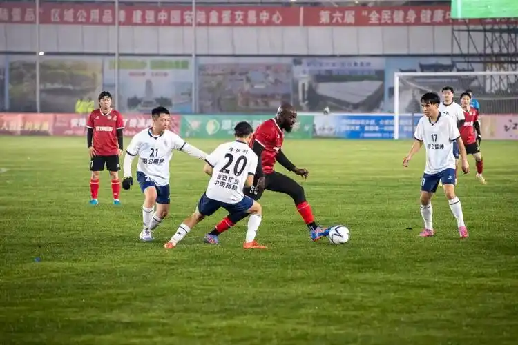 雨燕正在直播NBA赛场